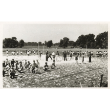Gymnastique et volley. 