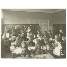 Jeunes Filles à Sundsvall (Suède).