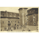 Maison d'Enfants du Château de Rougemont - Cour principale.