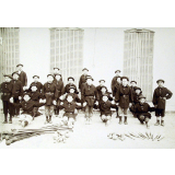 Ecoles de Mousserolles (Bayonne) et de Saint-Pierre d'Irube - Gymnastique : Exercices d'assouplissement. 