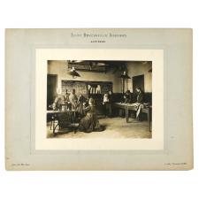 Institut Départemental de Sourds-muets, Asnières, Apprenties couturières, Coupe-essayage.