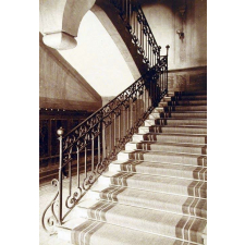 Ecole primaire supérieure de filles de Pont-à-Mousson - Grand escalier. 