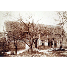 Ancienne école des filles de Savigny-en-Revermont, 2 classes (1903). 
