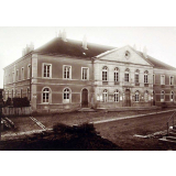 Les Façades de l'école de Noroy-le-Bourg. 
