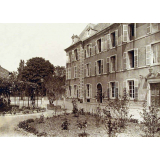 Ecole primaire supérieure de filles de Pont-à-Mousson - Maison et jardin. 