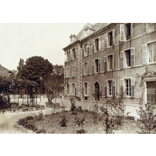 Ecole primaire supérieure de filles de Pont-à-Mousson - Maison et jardin. 