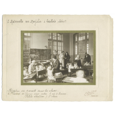 Ecole maternelle, 1 rue Marjolin, Levallois : réception des parents dans les classes.