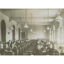 Dortoir. Salle d'étude. Ecole Normale d'Instituteurs de Quimper. 