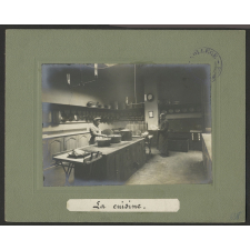 Collège de Vitry Le François. La cuisine.
