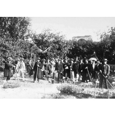Ecole Normale d'Instituteurs de la Gironde - Elèves de la promotion 1897-1900 au jardin botanique. 
