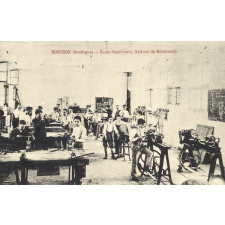 Nontron (Dordogne) - Ecole Supérieure, Ateliers de Menuiserie.