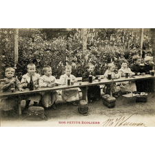 Nos petits Ecoliers - Cantine à la maternelle.