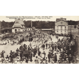 Cinquantenaire de l'Ecole Laïque - St-Lô - 28 juin 1931 - Rassemblement des délégations - Place de la Gare.