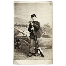 Garçon en soldat. 