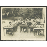 Collège de jeunes filles de Fontainebleau. Jardin d'enfants. 