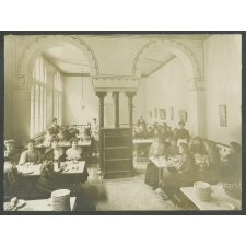 Lycée Victor Hugo. Le réfectoire.