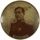 Boîte à l'effigie du roi des Belges Albert Ier. 