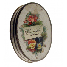 Boîte miniature pour poupée. 