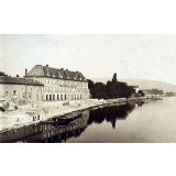 Ecole primaire supérieure de filles de Pont-à-Mousson - Maison et jardin vus de la Moselle. 