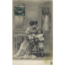 Fillette et sa mère.
