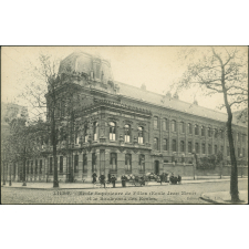Lille - Ecole Supérieure de Filles (Ecole Jean Macé) et le Boulevard des Ecoles.