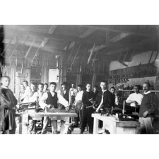 Atelier de menuiserie de l'EPS d'Aubenas.