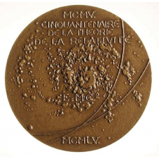 Médaille commémorative du cinquantenaire de la théorie de la relativité d'Einstein. 