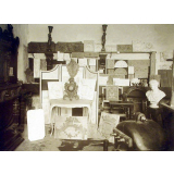 Ecole primaire supérieure professionnelle de Clermont-Ferrand - Magasin des objets fabriqués par les élèves. Côté de la sculpture. 