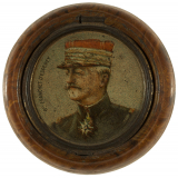 Boîte de boutons de chocolat Menier à l'effigie du général Franchet d'Esperey. 