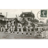Gacé (Orne) - Gymnastes de l'Ecole Trégaro - Une grande Pyramide.