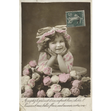 Acceptez le présent d'une enfant bien chérie, / Puissent mes belles fleurs embaumer votre vie.