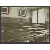 Salle de classe en amphithéâtre. 