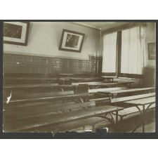 Salle de classe en amphithéâtre.