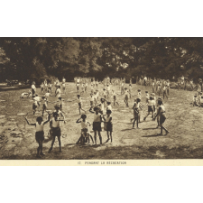 Ecole de plein air permanente - Ville de Mulhouse - Pfastatt (Haut-Rhin) - Pendant la récréation.