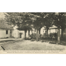 Colonie de Vacances des Sœurs de Saint-Vincent-de-Paul de Paris, 27 rue Pierre-Nicole - Maison du Sacré-Cœur - Courpalay (Seine-et-Marne) - Cour de Récréation.