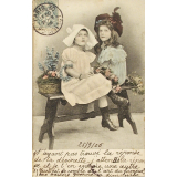 Fillettes costumées. 