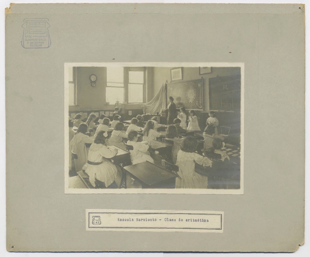 Escuela Sarmiento - Clase de aritmética.