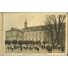 Pensionnat Notre-Dame - Mattaincourt (Vosges) - Cour de récréation, dite Cour aux Tilleuls.