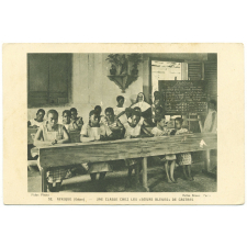 52 - Afrique (Gabon) - Une classe chez les Soeurs bleues de Castres.