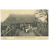2 - Une école primaire indigène en Guinée Française.