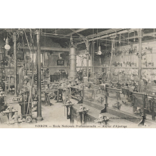 Voiron - Ecole Nationale Professionnelle - Atelier d'Ajustage.