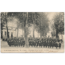 32 - Lagny - Pensionnat Saint-Laurent - La Cour.