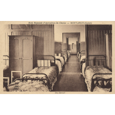Ecole Régionale d'Agriculture du Chesnoy - Montargis (Loiret) - Un Dortoir.