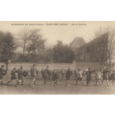 Institution du Sacré-Coeur - Moulins (Allier) - Jeu de Bouclier.