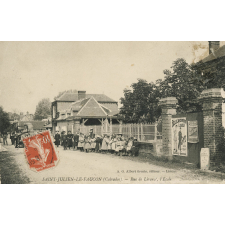 Saint-Julien-le-Faucon (Calvados) - Rue de Livarot, l'Ecole.
