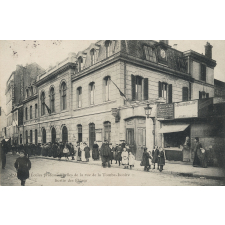 Paris - Ecoles Professionnelles de la rue de la Tombe-Issoire - Sortie des Elèves.