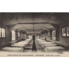 Maisons d'Enfants des Salins de Bregille - Besançon - Bregille- Filles - Un Dortoir.