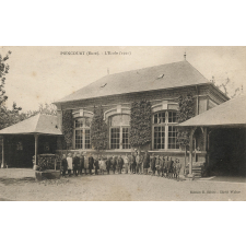 Piencourt (Eure) - L'Ecole (1920).