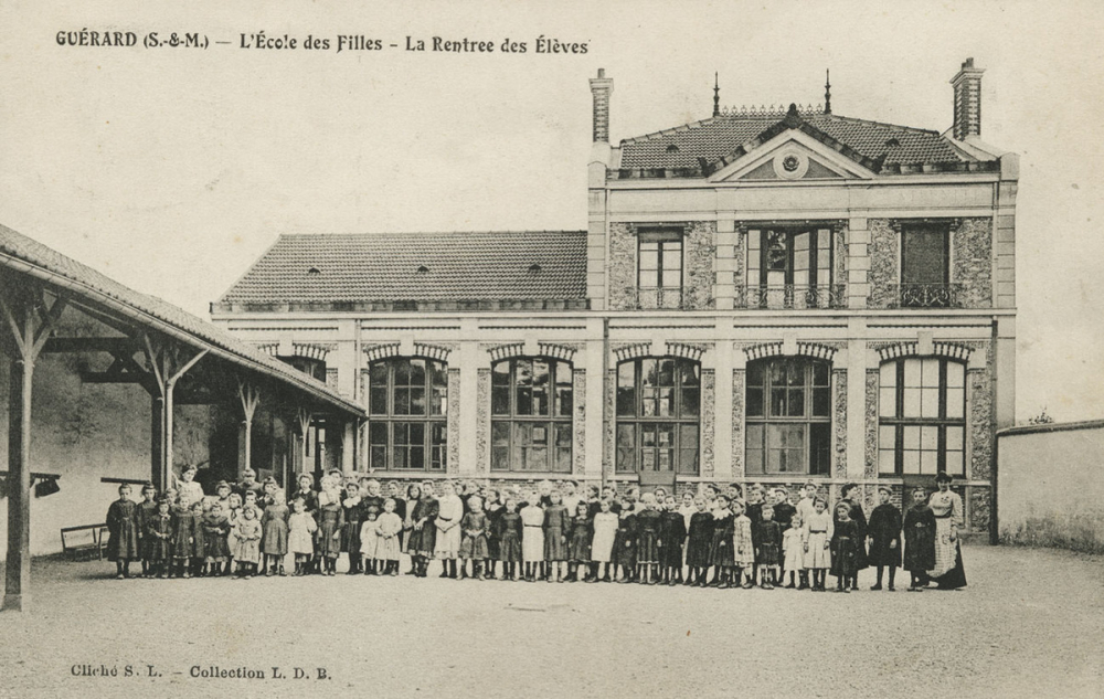 Guérard (S.-&-M.) - L'Ecole des Filles - La Rentrée des Élèves.