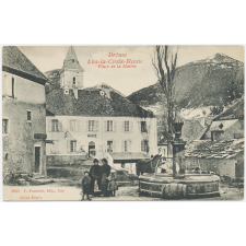 Drôme - Lus-la-Croix-Haute - place de la Mairie.